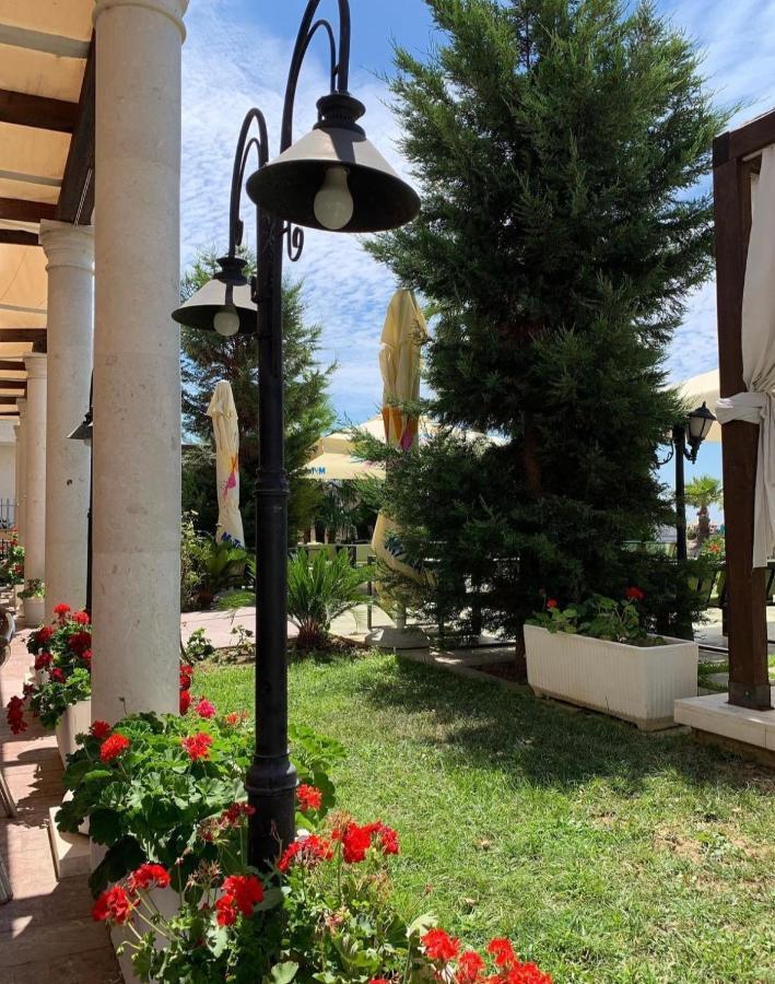 Trevi Hotel And Bar-Restaurant Shëngjin Екстериор снимка